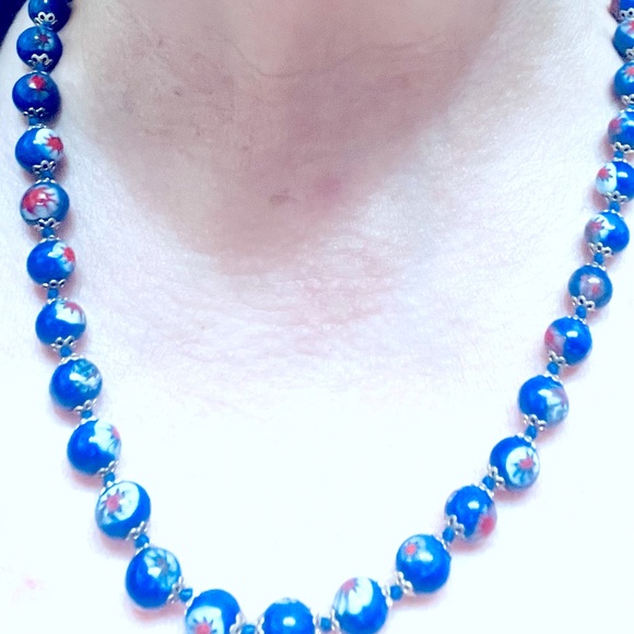 Vintage glass beaded necklace and ear clips - Picture 4 of 5